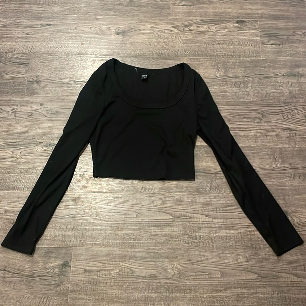 NWOT SHEIN long sleeved crop top